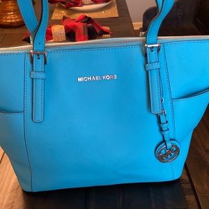 Michael Kors Jet Set Women’s Handbag